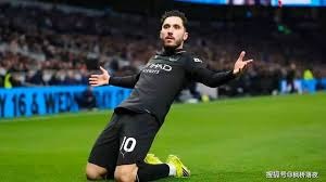 德州扑克位置学：为什么“按钮位（Button）”的胜率比盲注位高出 30%？（德州扑克位置优势解析：为何按钮位的胜率比盲注位高30%？）