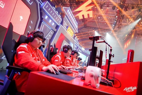 詹姆斯生涯总盖帽数达到1147次 追平鲍勃-麦卡杜&并列历史第74.