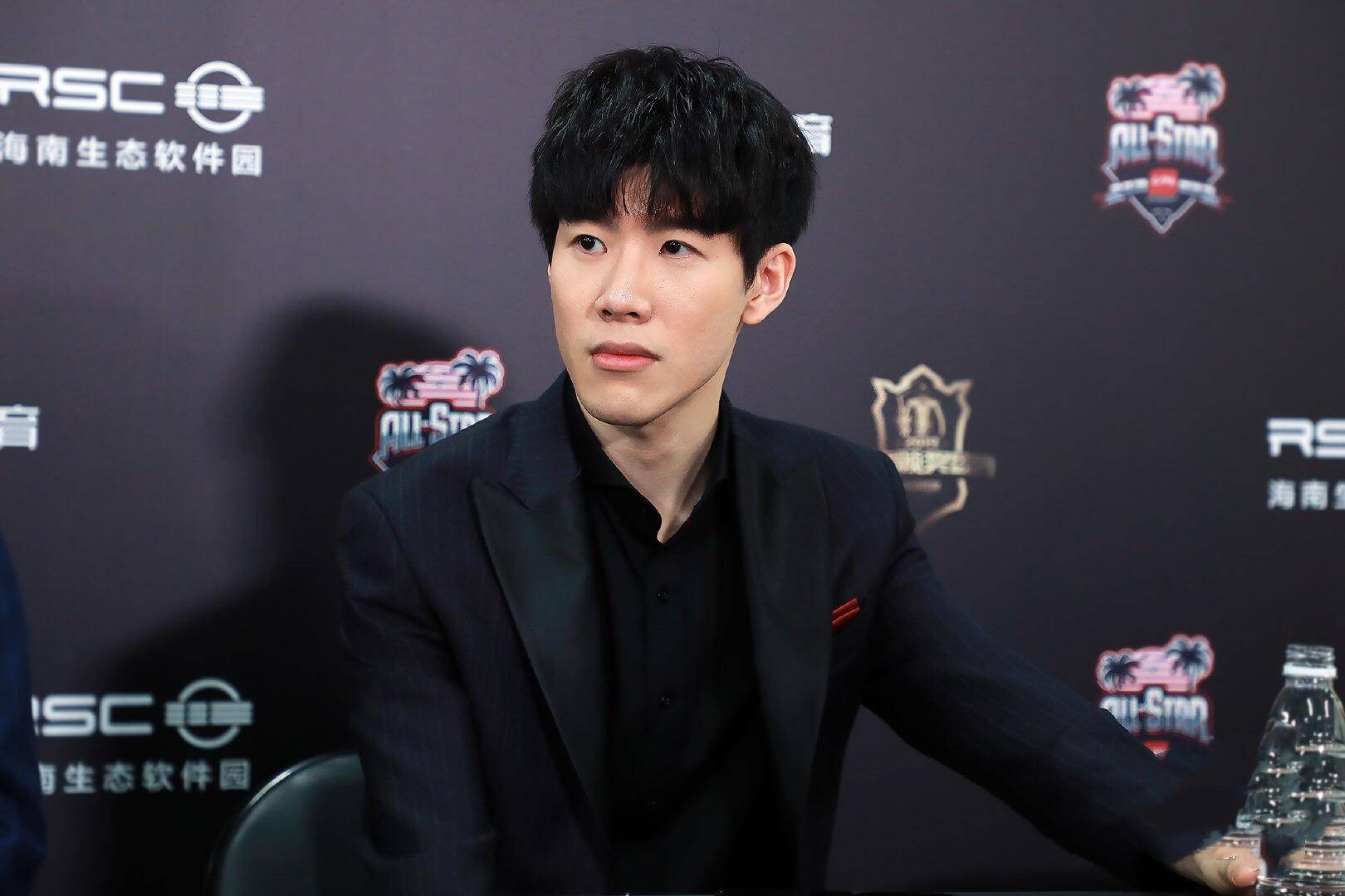 转会费为曼 转会费为曼