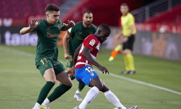 高领奖台的 高领奖台的